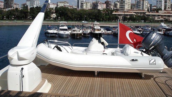 Yacht à moteur Merve