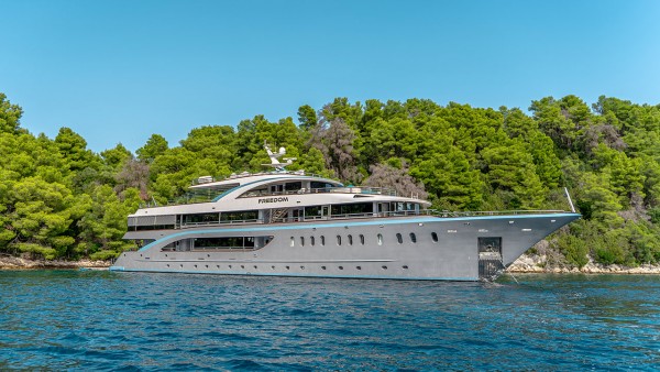 Yacht à moteur M/Y Freedom