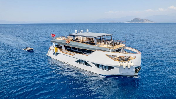 Nayk 3 Yacht à moteur