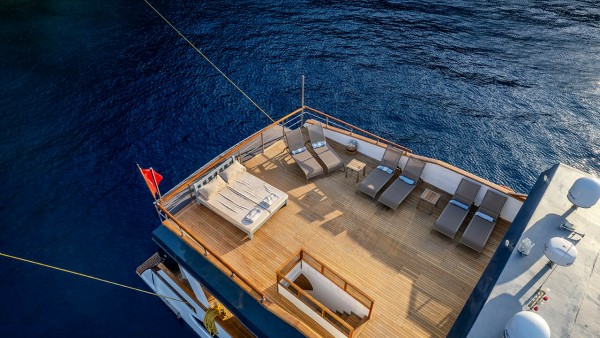 Yacht à moteur Nayk 3