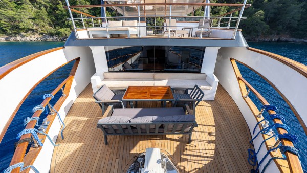 Yacht à moteur Nayk 3