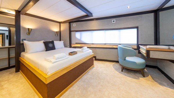 Yacht à moteur Nayk 3
