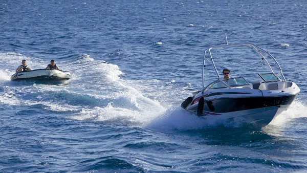 Yacht à moteur Oceanos