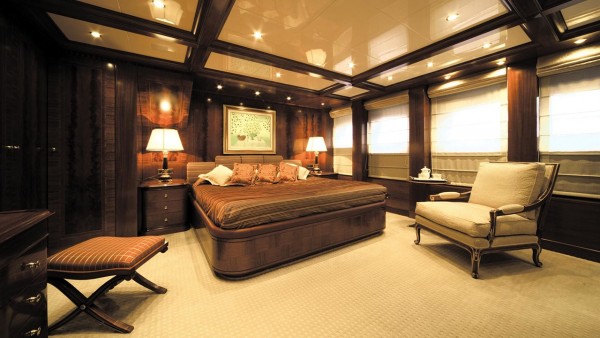 Yacht à moteur Oceanos