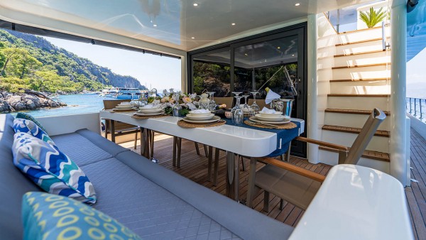 Yacht à moteur Oggusto