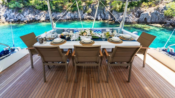 Yacht à moteur Oggusto