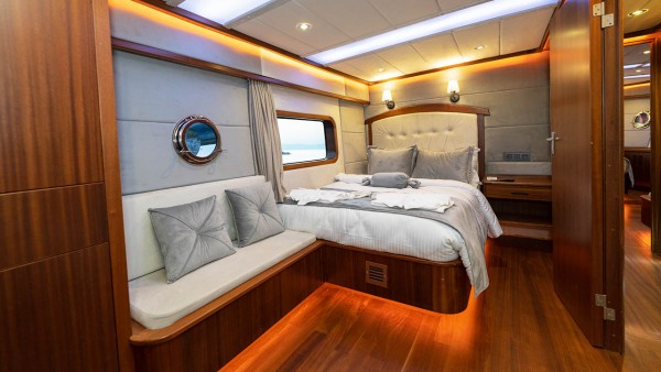 Yacht à moteur Oggusto