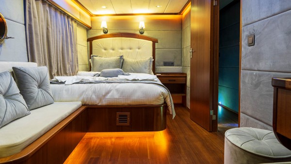 Yacht à moteur Oggusto