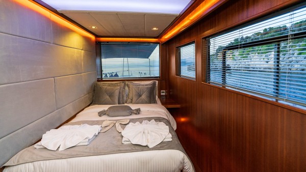 Yacht à moteur Oggusto