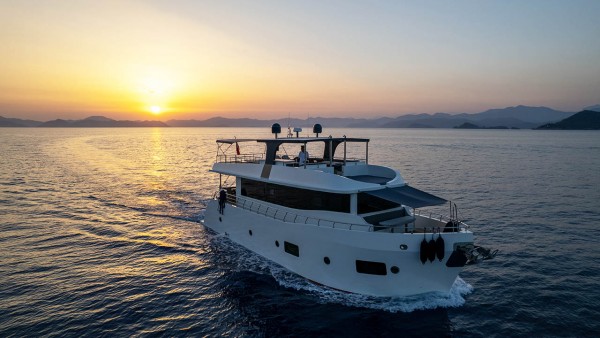 Yacht à moteur Oggusto
