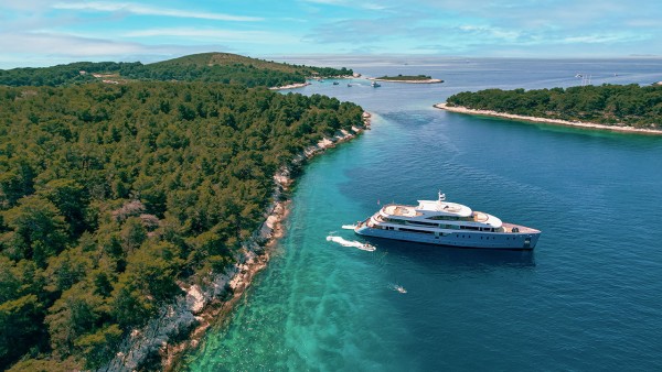 Yacht à moteur Ohana