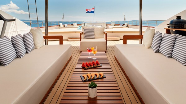 Yacht à moteur Ohana