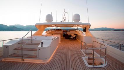 Yacht à moteur Panfeliss