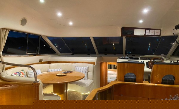Yacht à moteur Queen of Angel