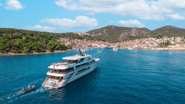 Yacht à moteur Riva