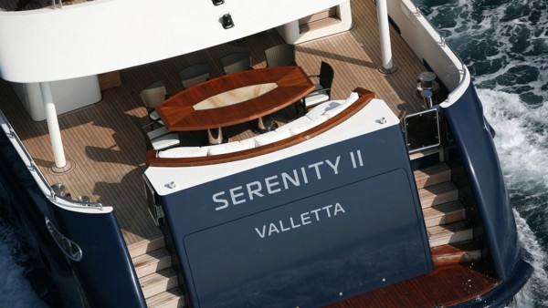 Yacht à moteur Serenity II
