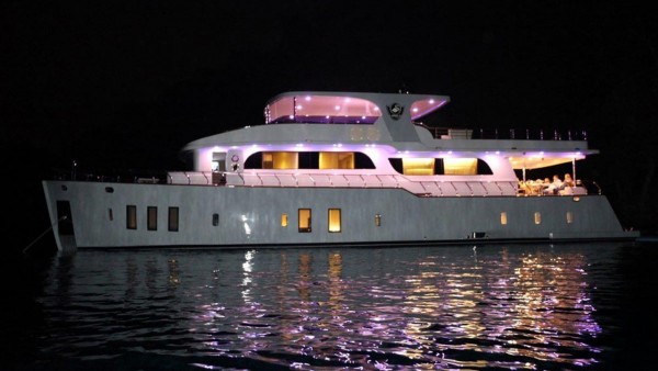 Simay F Yacht à moteur