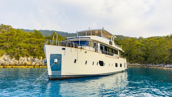 Yacht à moteur Simay M