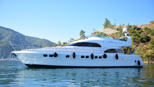 Sirocco Yacht à moteur