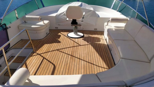 Yacht à moteur Sirocco