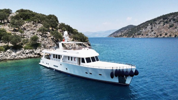 Vanguard Yacht à moteur