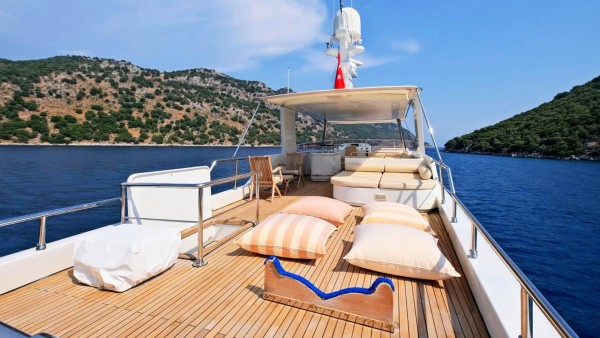 Yacht à moteur Vanguard