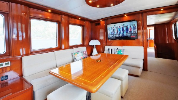 Yacht à moteur Vanguard