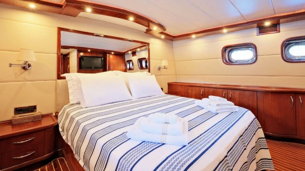 Yacht à moteur Vanguard