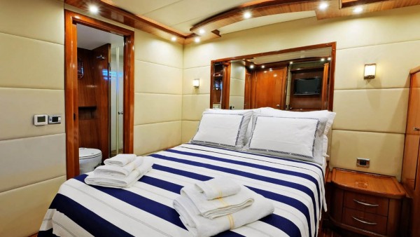 Yacht à moteur Vanguard