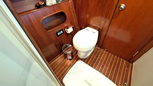 Yacht à moteur Vanguard